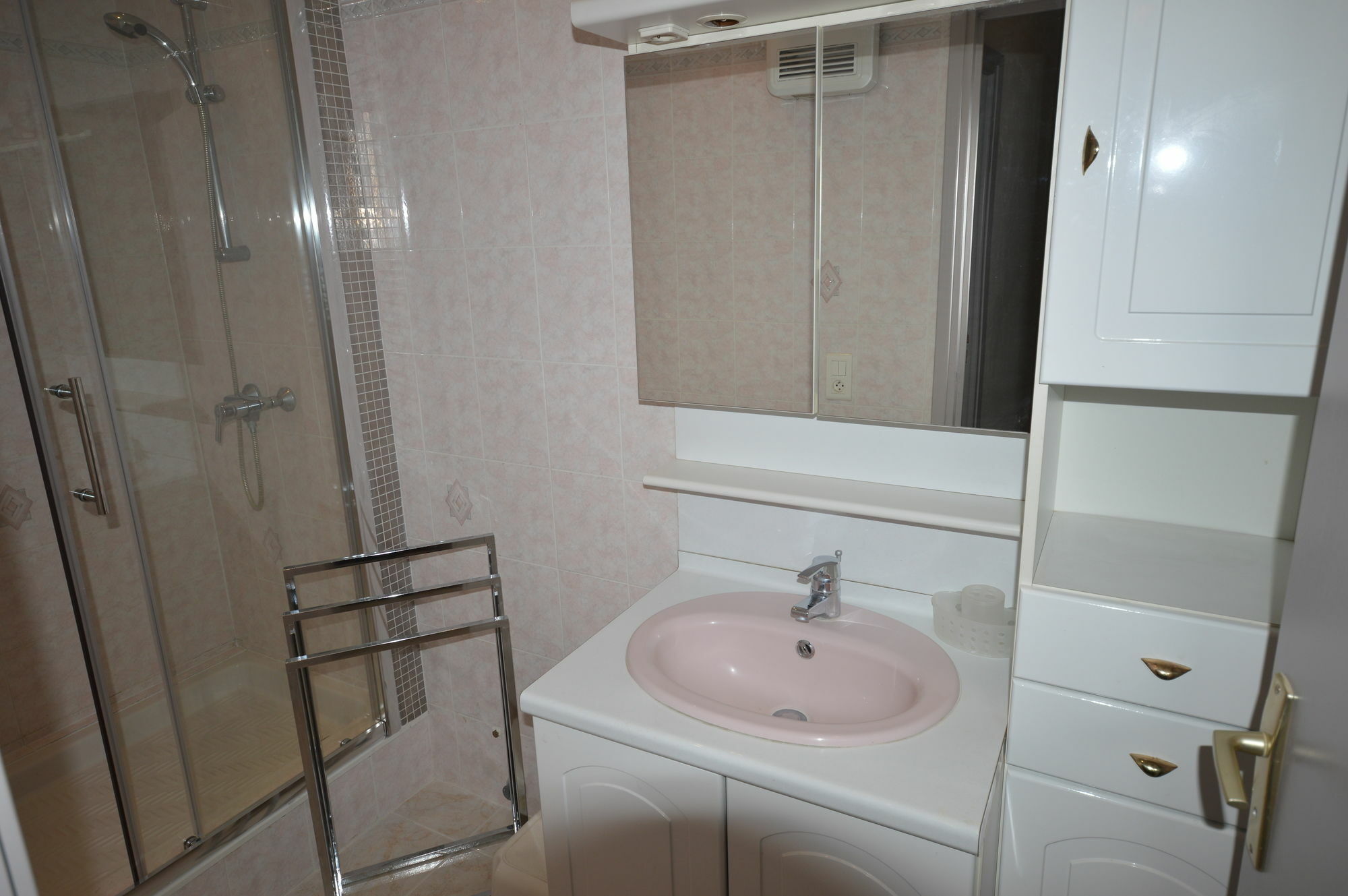 Good Value3 Bedrooms Apartment *